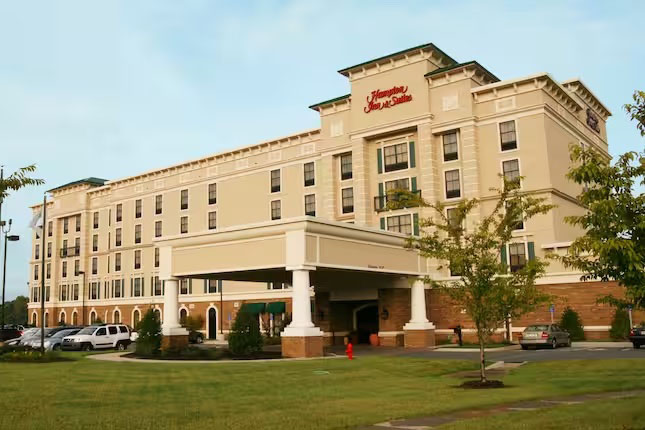 Hampton Inn and Suites at Shelton Vineyards, a freshly remodeled hotel within sight of the Blue Ridge Mountains.